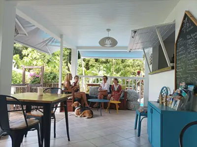 The relaxation area by the pool